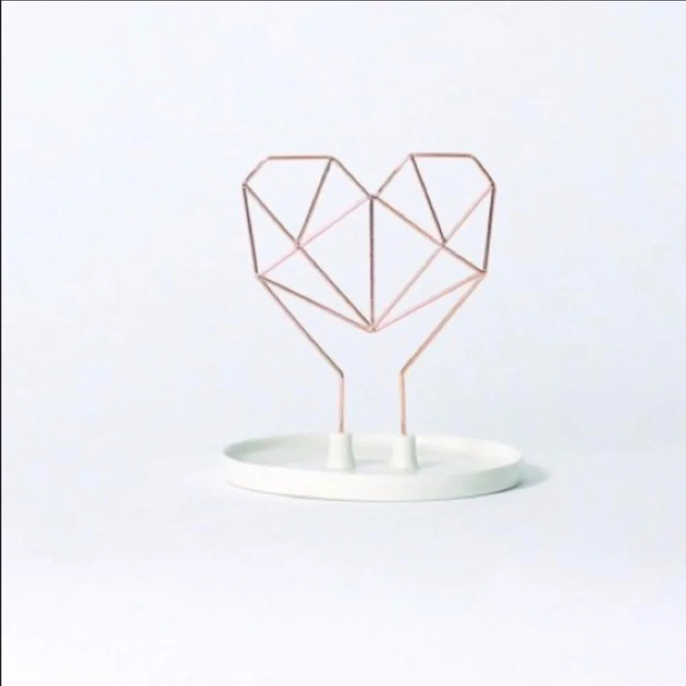 IMM Living Coxet Wire Heart Ceramic Jewelry Holder